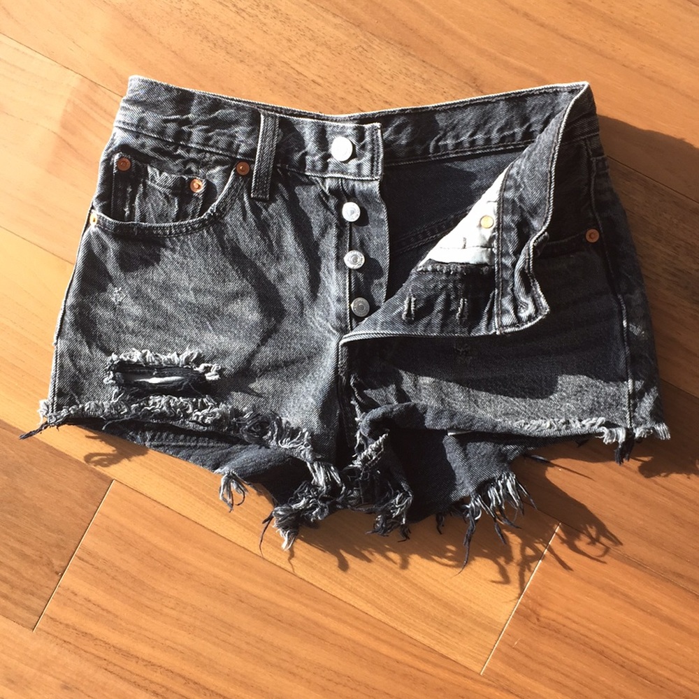 LEVIs 501 button fly cutoff shorts, W24